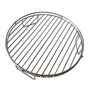 糕点冷却架不锈钢制造，以食品烘焙散热钢丝格栅空心托盘为特色。