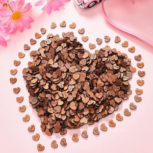 Decorazioni da Tavolo Rustiche Incise a Mano per Matrimoni e San Valentino, 1000 Pezzi di Piccoli Cuori in Legno 'Mr Mrs Love' - Product Image 2