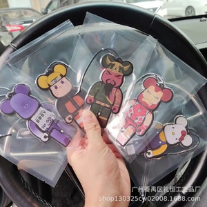 Pendentif de voiture animé personnalisé en forme de dessin animé, <span class=keywords><strong>d</strong></span>ésodorisant Kawaii en feuille <span class=keywords><strong>d</strong></span>'aluminium, emballage en papier argenté 6-9cm, fixation pour grille <span class=keywords><strong>d</strong></span>'aération, parfumé - Product Image 6