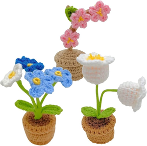 Mini Rosa Roja Tejida a Crochet Hecha a Mano, Flor de Peluche, Decoración de Escritorio, el Mejor Regalo Positivo para Amigos, Familiares y Profesores - Product Image 6
