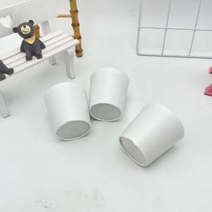 Pot de fleurs en plastique blanc avec couvercle 5,5 pouces, style simple, pour plantation intérieure et extérieure, décoration de jardin - Product Image 4