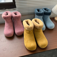 Bottes d'hiver douillettes en daim à doublure en fausse fourrure, à enfiler, mi-mollet, avec col moelleux, plates et décontractées pour le froid