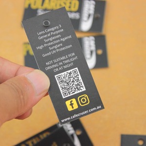 Cartellini Pendenti Personalizzati con Logo in Lamina d'Oro, Stampa Oro Viola/Rosso, Angoli Arrotondati, Cartoncino 500gsm - Product Image 1