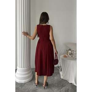 เดรสผ้าลินินสีเบอร์กันดีทรงเอไลน์ คอวี เอวธรรมชาติ ระบายอากาศได้ดี เหมาะสำหรับใส่ในตอนเย็น - Product Image 1