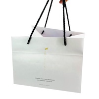 Sacs shopping en papier avec logo personnalisé, sacs en papier cartonnés, sacs shopping en papier rigide, sacs shopping créatifs en papier 3D pour l'emballage alimentaire