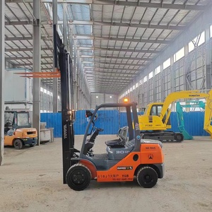 Used Toyota FD30 4300KG Operating Weight Diesel Electric <b>Forklift</b> with 3.5 and 5 Tons Capacity Options Tested & Inspected - Product Image 6
