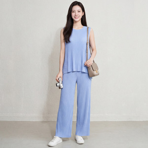 เสื้อผ้าแฟชั่นฤดูร้อนปี 2026 รุ่นใหม่ล่าสุด สไตล์ลำลอง Miyake จีบพลีท เสื้อแขนกุด กางเกงขายาวทรงกว้าง ชุดสองชิ้น ขายส่งจำนวนมาก - Product Image 4