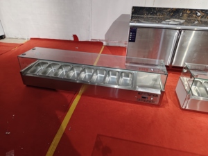 Station de garnissage de pizzas mobile pour comptoir avec couvercle en verre à charnières hydrauliques, présentoir de salade pour comptoir pour les restaurants de sushis - Product Image 5