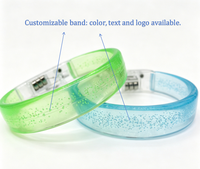 Bracelet LED lumineux coloré pour festival et fête, personnalisable avec texte, motifs et logos