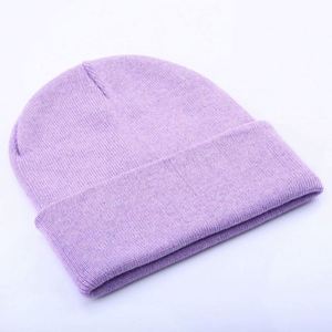 Bonnets d'hiver unisexes en acrylique 100% tricoté, couleur unie, personnalisables avec logo, broderie possible. - Product Image 6