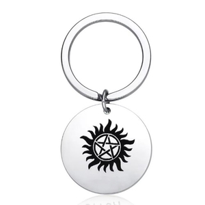 Regalo per Coppie: Portachiavi Ispirato a Supernatural con Scritta JERK - Product Image 6