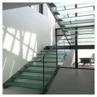 Escalier Prima à forte capacité de charge, support robuste, application industrielle pour entrepôts et usines