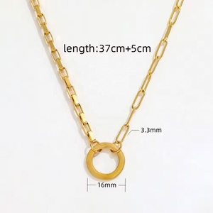 Collar de cadena con eslabones chapados en oro de 18k y colgante circular de acero inoxidable con corte esmeralda, personalizado para mujer - Product Image 3