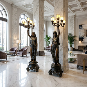 Lampada da Terra Dea in Bronzo Maestosa - Altezza Personalizzabile, Installazione sul Posto, Regalo di Laurea, Grandi Interni, Leone in Bronzo - Product Image 2