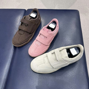 Zapatos Coreanos Toe De Xun para Mujer, para Todas las Temporadas, Casuales, con Correa, Punta Cerrada, Planos, Ligeros, Parte Superior de Cuero Genuino - Product Image 1