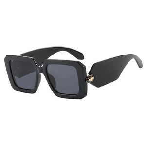 Oversized Square Womer's Luxury Sunglasses 2025 Vintage Gem Design <strong>Sun</strong> Glasses Leopard Shades UV400 Men Thick Frame Male Female - Product Image 4