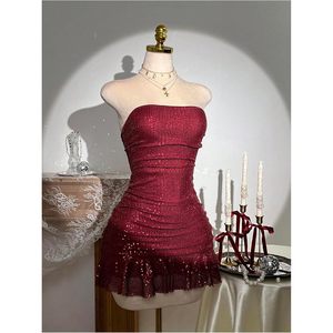 ชุดเดรสค็อกเทลผู้หญิงแบบสั่งตัด ประดับเลื่อม สายเดี่ยว ทรงเข้ารูป กระโปรงสั้นระบาย เอวธรรมชาติ ผลิตจากผ้ารักษ์โลก - Product Image 4