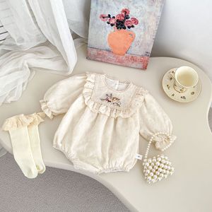 Tutina Primaverile 2026 per Neonata Stile Occidentale con Ricamo Floreale in Cotone, Manica Lunga, Bottoni Nascosti, per Festa dei 100 Giorni - Product Image 2