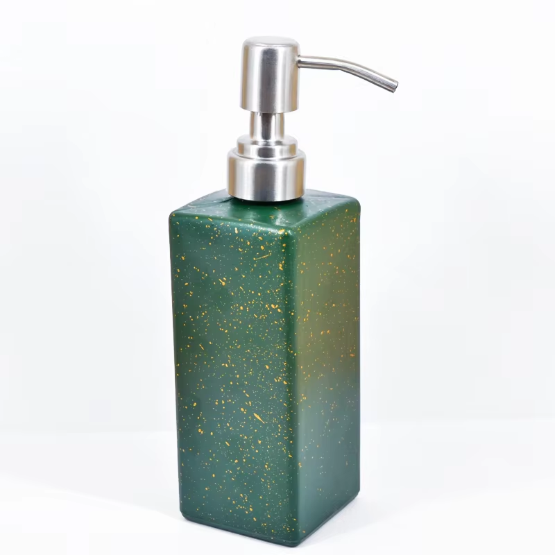 สีเขียว