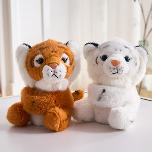 Bracelet mignon en forme d'animaux de la forêt (renard, panda, tigre) en coton PP rembourré, idéal pour la Journée des enfants - Product Image 3