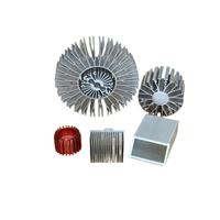 Dissipateur thermique rond personnalisé en aluminium anodisé rouge, or et noir, usinage CNC de précision avec découpe et soudure pour le refroidissement des LED électroniques