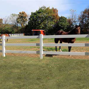 Clôture de ferme pour chevaux en PVC de qualité supérieure, 3 lattes - Product Image 1