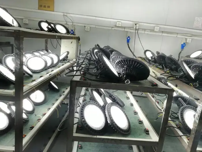 Pencahayaan industri komersial 100W 150W 200W IP65 32000lm lampu Led UFO bulat Teluk tinggi gudang lampu Teluk tinggi