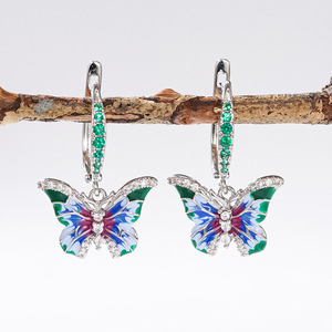 Orecchini Pendenti a Farfalla per Donne, Gioielli Eleganti Ispirati alla Natura - Product Image 6