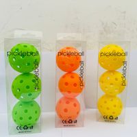 Ensemble de pickleball de haute qualité avec logo personnalisé en TPE à haute élasticité, comprenant des balles de compétition à 40 trous et des balles de pratique perforées à 26 trous