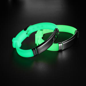 Bracelet fluorescent en acier inoxydable et caoutchouc pour enfants et bébés, gravure personnalisée, anti-perte, bracelet en silicone lumineux - Product Image 3