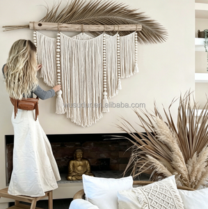 Tapisserie murale en <span class=keywords><strong>macramé</strong></span> Driftwood <span class=keywords><strong>avec</strong></span> perles de <span class=keywords><strong>bois</strong></span> blanches, longues franges et pompons, grande décoration murale bohème pour cheminée et chambre à coucher - Product Image 4
