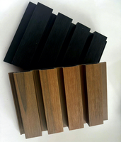 Panneau mural WPC extérieur co-extrudé rainuré, excellent panneau mural WPC anti-UV, panneaux muraux en bois pour décoration extérieure