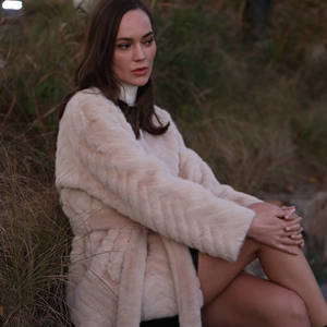 Janefur Manteau en fourrure artificielle pour femme Manteau en fourrure de vison de haute qualité pour femme avec ceinture - Product Image 4