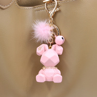 Porte-clés tendance en plastique en forme de petit ours mignon avec clochette et pompon, accessoire de sac