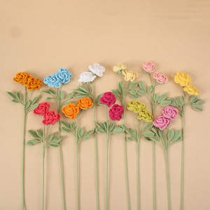 Flor de hilo de rosa de doble cabezal hecha a mano por Kexiang, flor artificial multicolor para decoración del hogar y escritorio. - Product Image 1