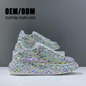 <span class=keywords><strong>Chaussures</strong></span> de sport d'extérieur <span class=keywords><strong>pour</strong></span> femmes Grande <span class=keywords><strong>taille</strong></span> <span class=keywords><strong>Chaussures</strong></span> de tennis de marche plates décontractées respirantes et brillantes <span class=keywords><strong>pour</strong></span> jeunes filles et femmes - Product Image 4