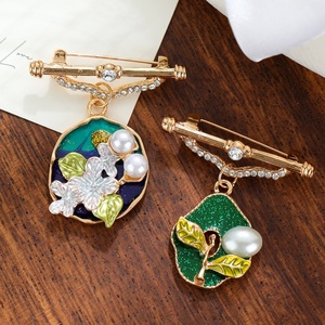 Pháp <span class=keywords><strong>Retro</strong></span> sơn dầu ngực hoa <span class=keywords><strong>Pin</strong></span> Mặt dây chuyền cao cấp phong cách nghệ thuật tinh tế ngọc trai thiết kế hợp kim hoàn hảo tiệc cưới - Product Image 5