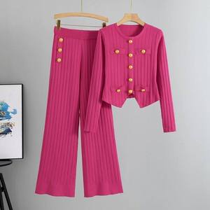 Completo da <span class=keywords><strong>donna</strong></span> in maglia a righe, nuovo stile Primavera Autunno 2026, elegante, con fibbia in metallo, top slim-fit e pantaloni a vita alta a gamba dritta - Product Image 4