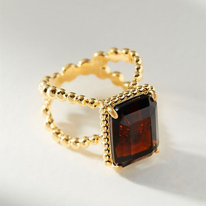 Anello da Donna in Stile Vintage con Pietra Rossa Taglio Quadrato, Gioiello alla Moda - Product Image 1