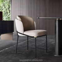 Fauteuil de bureau contemporain capitonné pour la maison, avec revêtement en tissu, dossier incurvé et moelleux, 4 pieds en métal