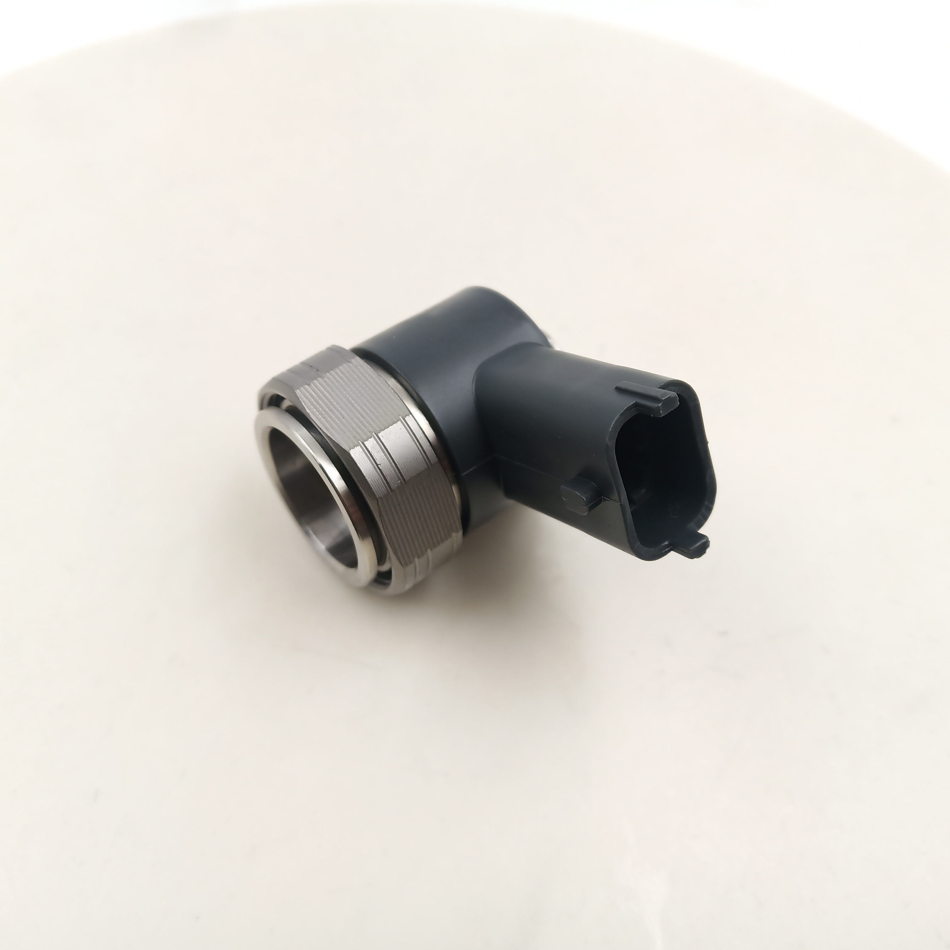 Top Quality New Diesel Fuel Injector Valve F00VC30318 Common Rail Injector Assemblies Solenoid Valve F00VC30319