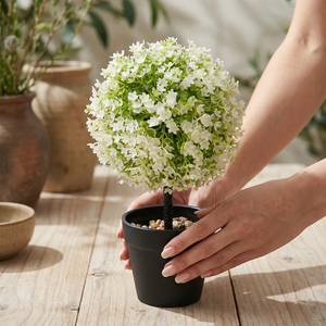 Ruopei <span class=keywords><strong>Mini</strong></span> Bola de Topiario Artificial de Boj, Resistente a los Rayos UV, Planta de Boj Artificial en Maceta Negra para Decoración de Mesa en Hogar u Oficina - Product Image 1