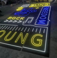 Enseigne au néon en PVC personnalisée en gros avec bandes LED avec logo de mots d'anime pour décorations de fête d'anniversaire ou éclairage de magasin