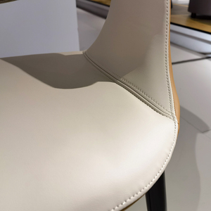 Poltrona in Pelle PU Bicolore <span class=keywords><strong>Crema</strong></span> Beige e Marrone con Gambe in Metallo Nero Affusolate - Product Image 2
