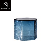 Design créatif nouveau style fait sur commande prix d'usine table d'angle de luxe en acrylique pour salon table d'appoint