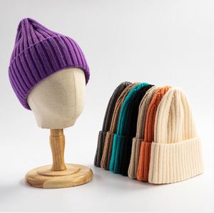Gorros de Invierno Acrílicos con Parche Personalizado de Marca Privada al por Mayor - Product Image 4