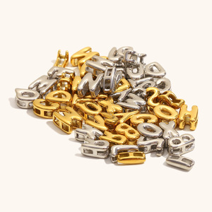 Pequeños Dijes de Letras del Alfabeto en <span class=keywords><strong>3D</strong></span>, Chapados en Oro de 18k, de Acero Inoxidable, para Hacer Pulseras - Product Image 4