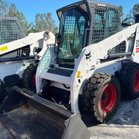 Chargeuse compacte sur chenilles, moteur Kubota, haute maniabilité, Bobcat S130, mini-chargeuse d'occasion pour chantiers étroits
