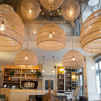 Abat-jour en bambou tissé à la main en rotin pour bar d'hôtel Lustre élégant design d'usine du Vietnam pour salon