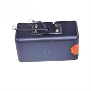 อะไหล่ห้องโดยสารไฟฟ้ารถตักล้อยาง Hansen ZL50C ไฟหน้าแบบรวมด้านหน้า สีเงินเมทัลลิก - Product Image 1